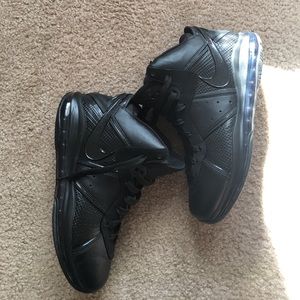 Nike LeBron 8 blackout